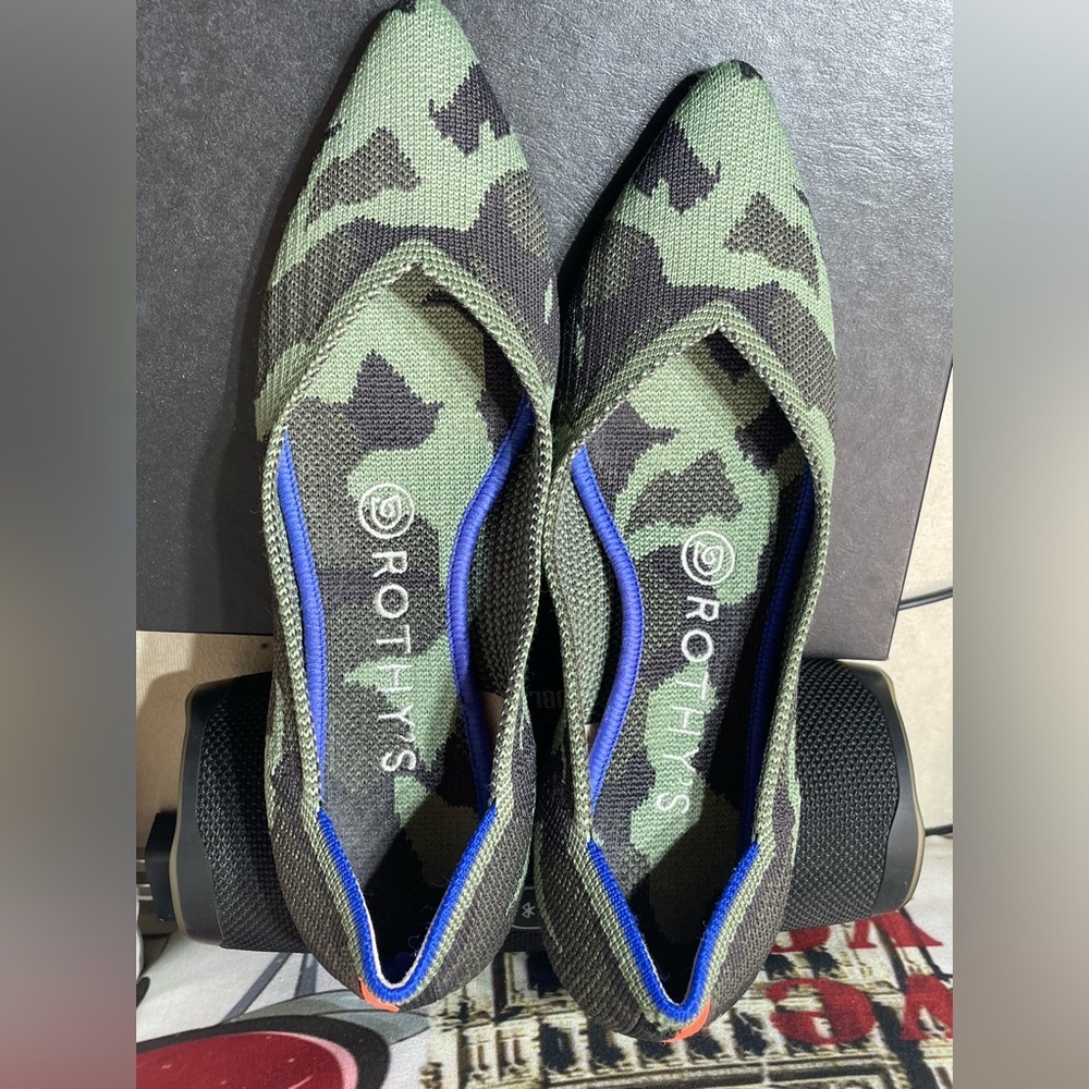 Rothy's The Point in camouflage green, size 7 W - Picture 2 of 11